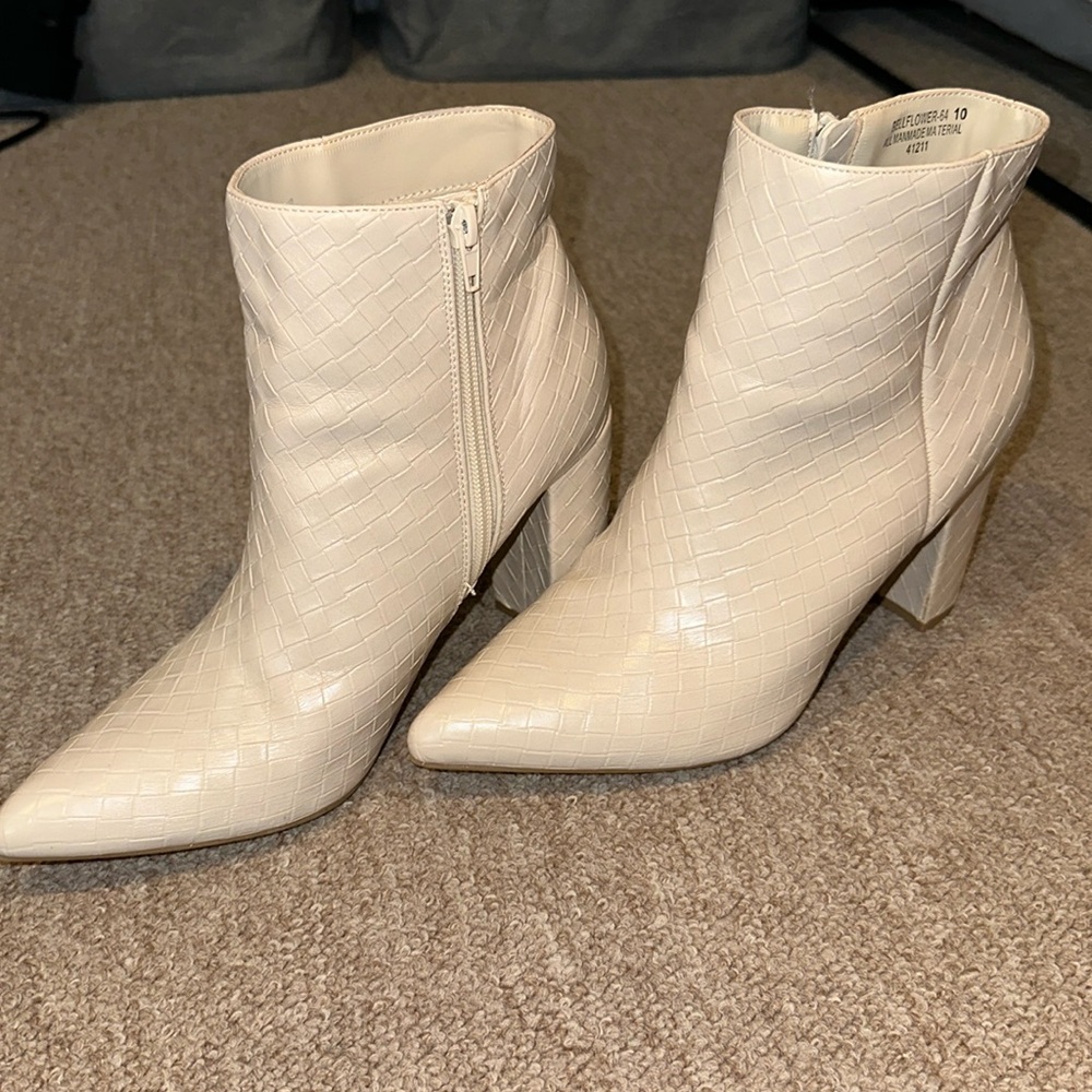 Cream booties 😍
